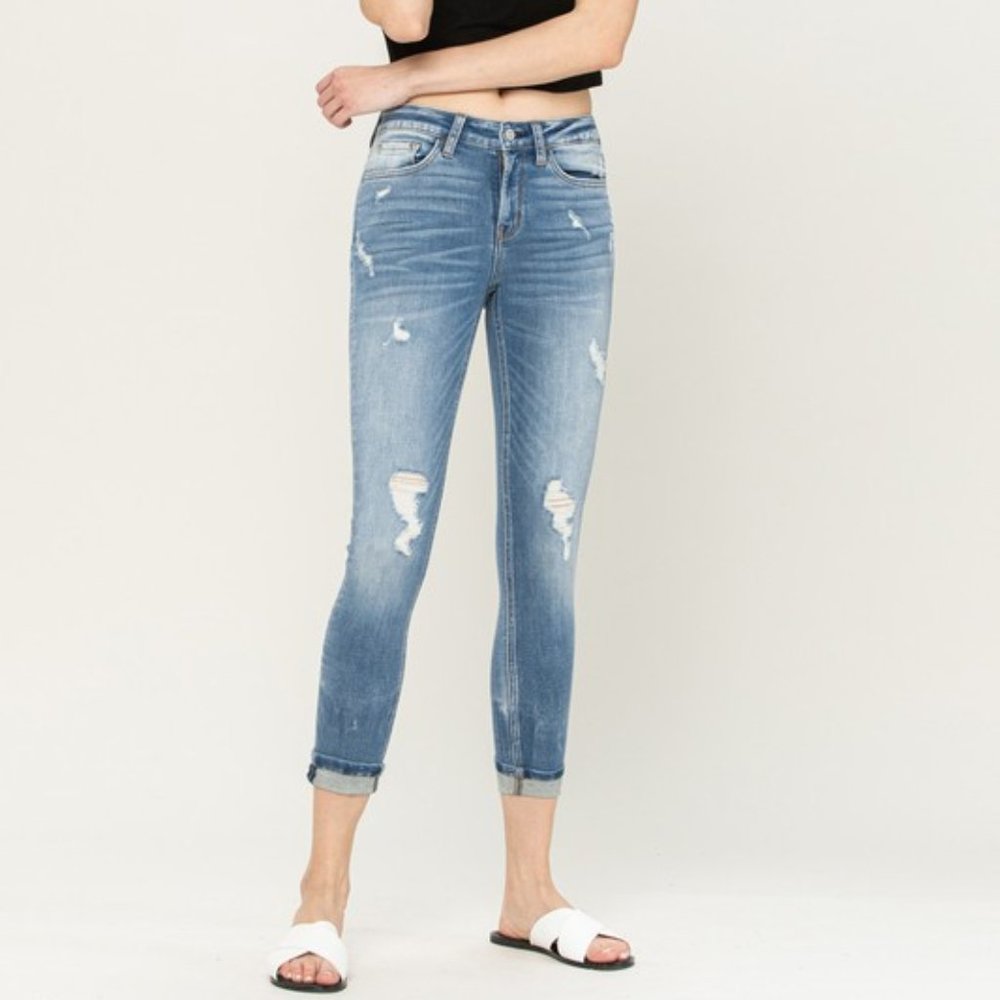 MID-RISE DISTRESSED CUFFED CROP SKINNY JEANS